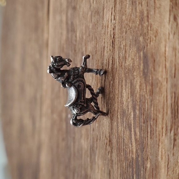 Intricate Victorian handcrafted‎ sterling silver horse equestrian charm pendant